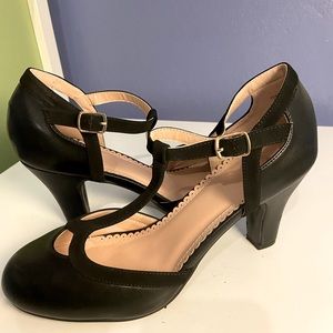 Journey Collection Round Toe Pump Heel